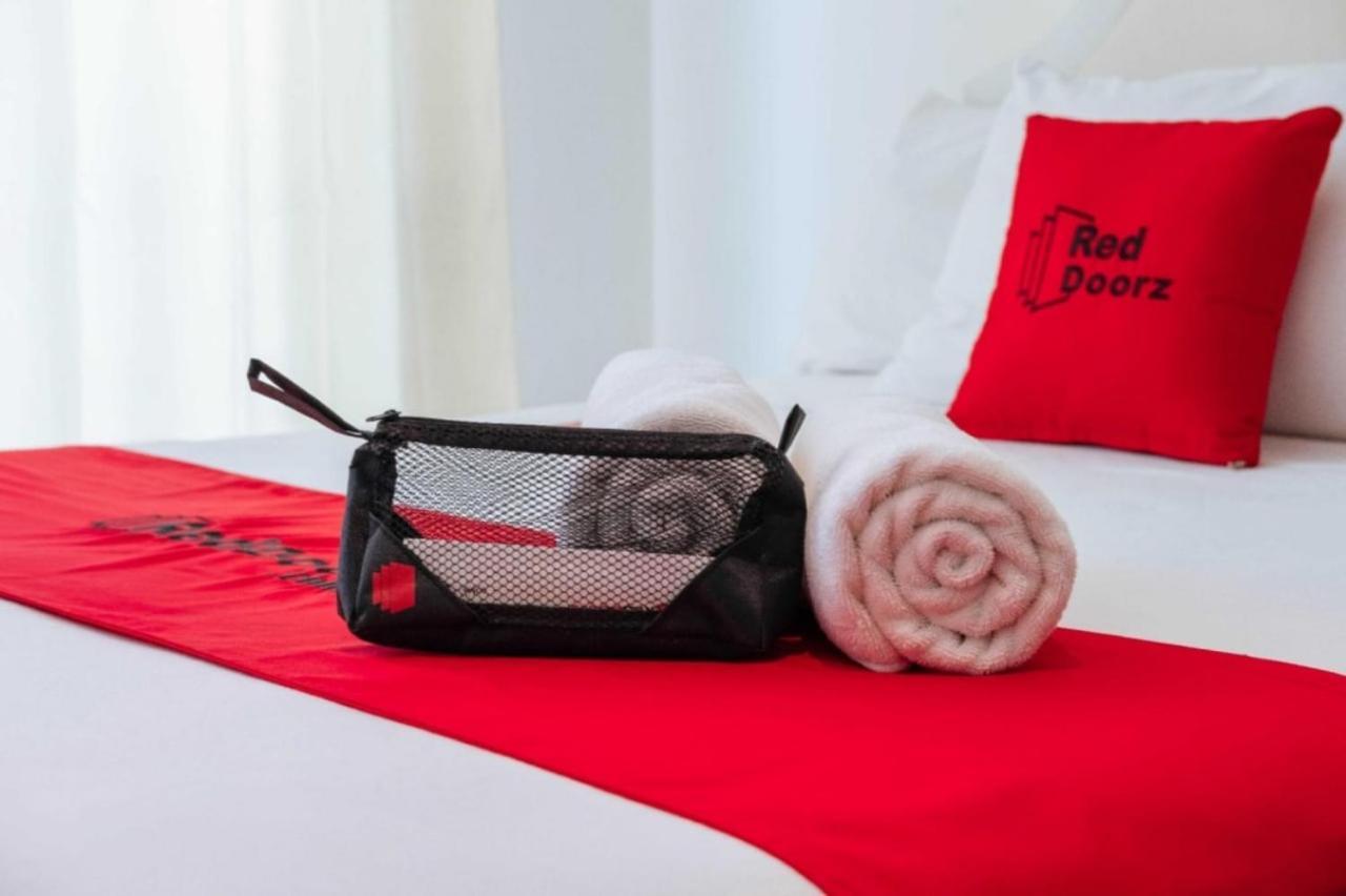 Reddoorz @ Maganda Drive In Hotel Pampanga آنغلوس المظهر الخارجي الصورة